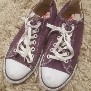 Levis! Lace up vulcs